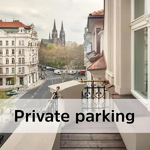 Elizabeth **** Praga